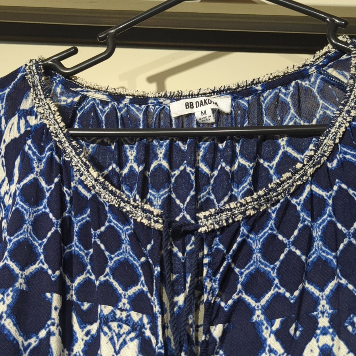 BB Dakota Blue Tie Dye Look Boho Top W/ Fringe Detailing and Tassel Ties Sz M