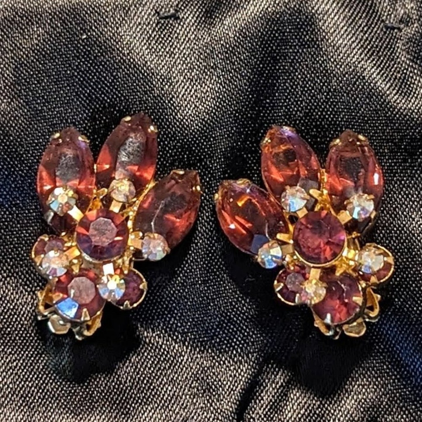Rare Find. Vintage Juliana Vintage Purple/Mauve Clip On earrings