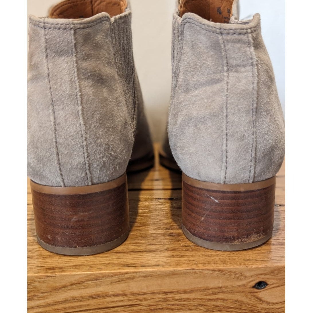 Franco Sarto Gray Pointed Toe Elastic Gore Pull On Suede Booties Womens Sz 7W