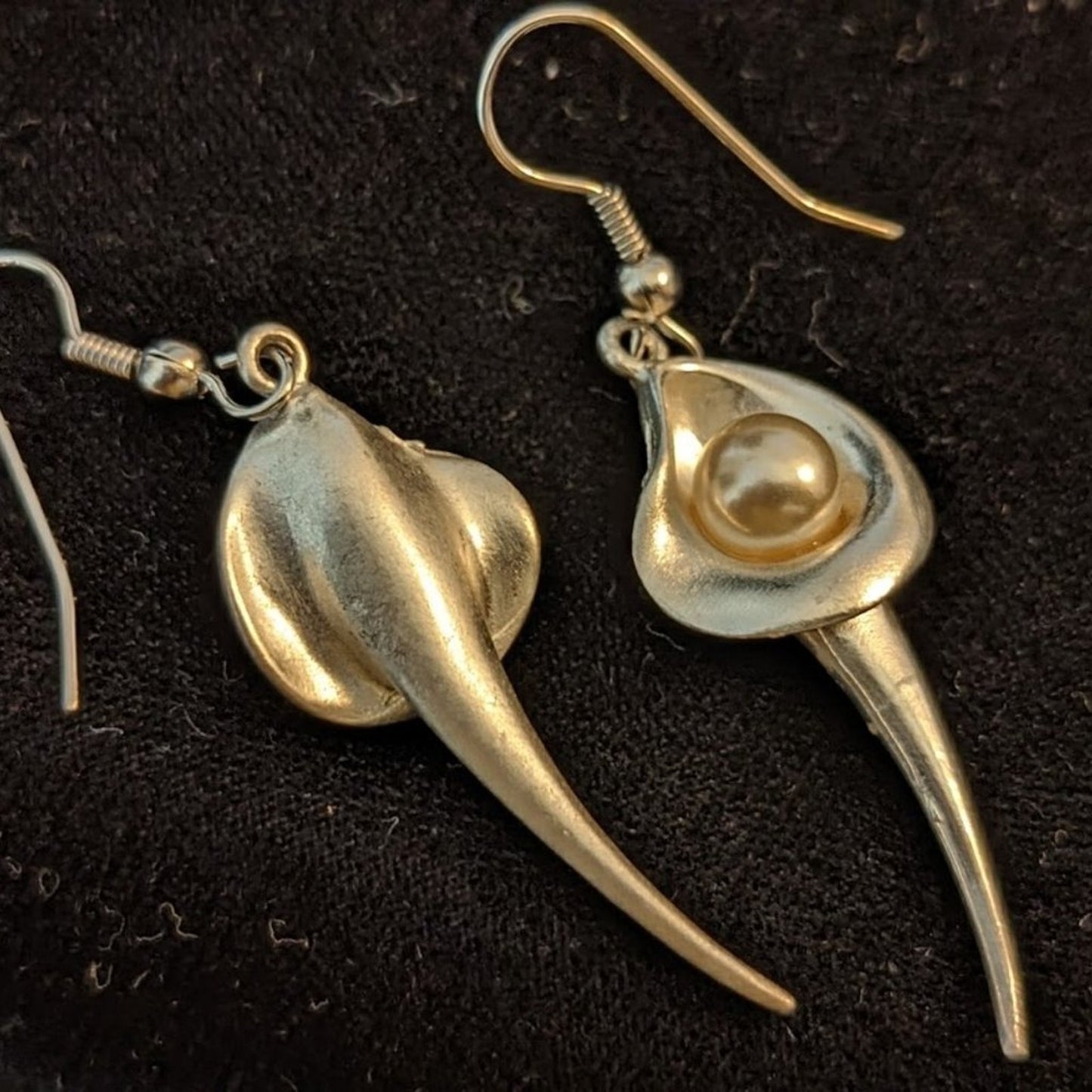Vintage Silver Calla Lily Pearl earrings