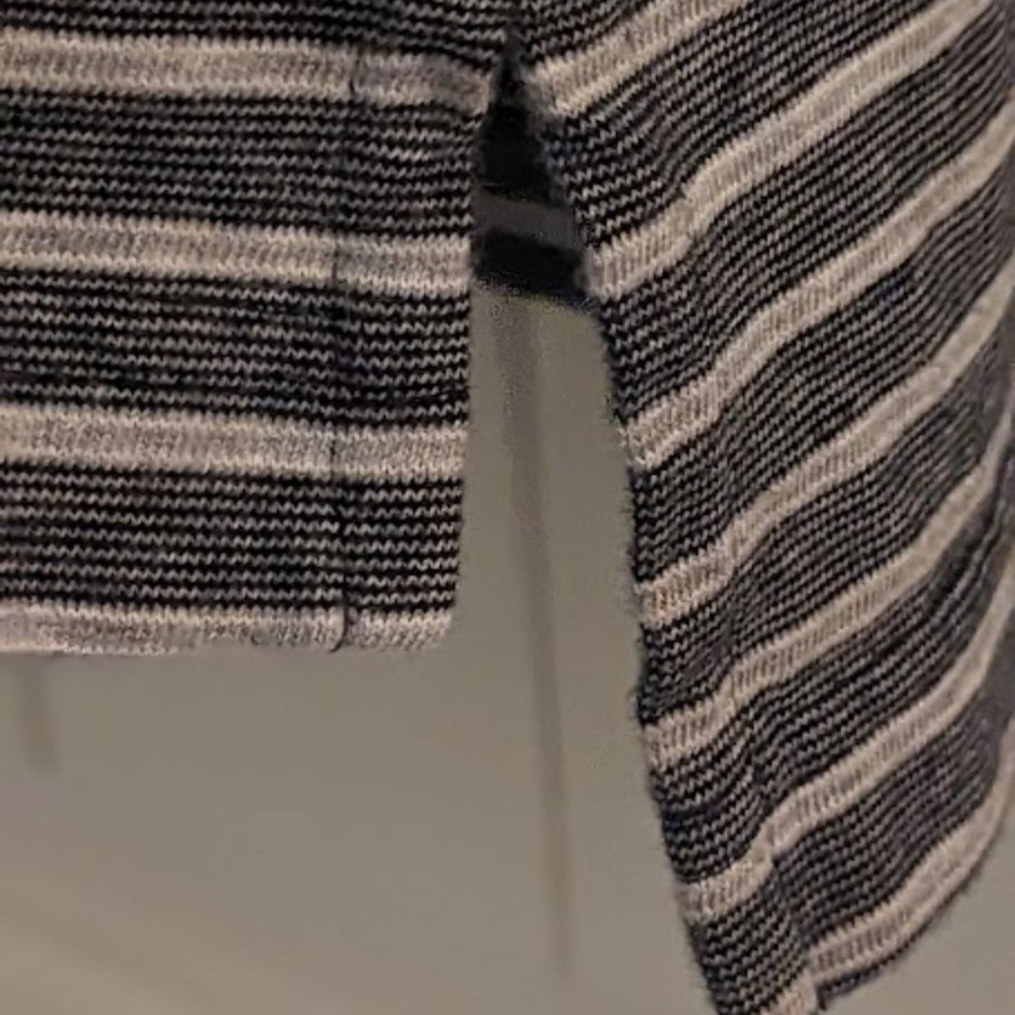 IZOD Men's Size L 100% Cotton Black and Gray Striped Golf Polo Shirt