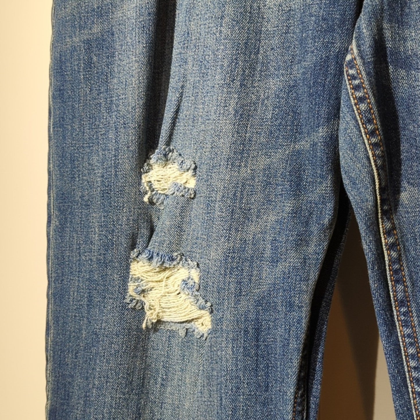 Old Navy NWT Distressed Cuffed Boyfriend Straight Jean Women's Size 14