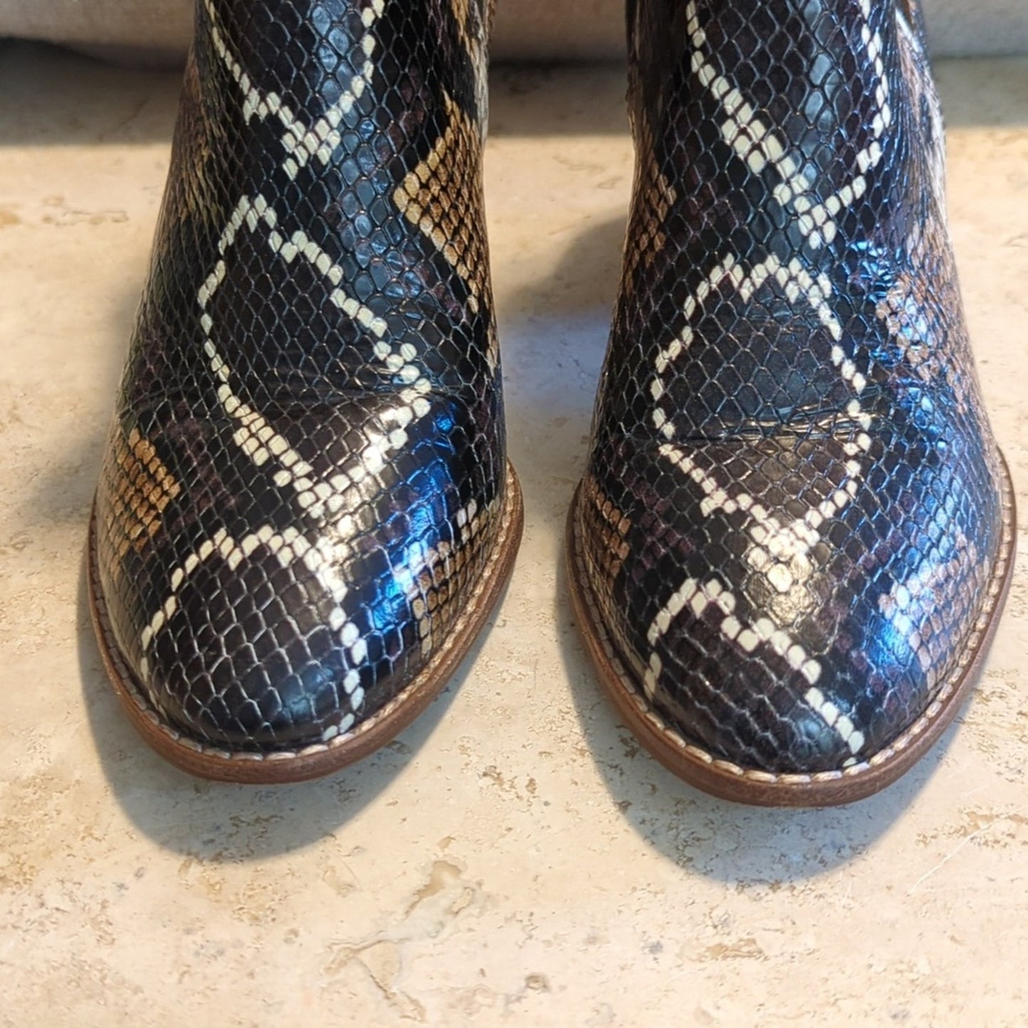 Madewell Style AA184 The Regan Boot in Snake Embossed Leather Women's Size 5.5