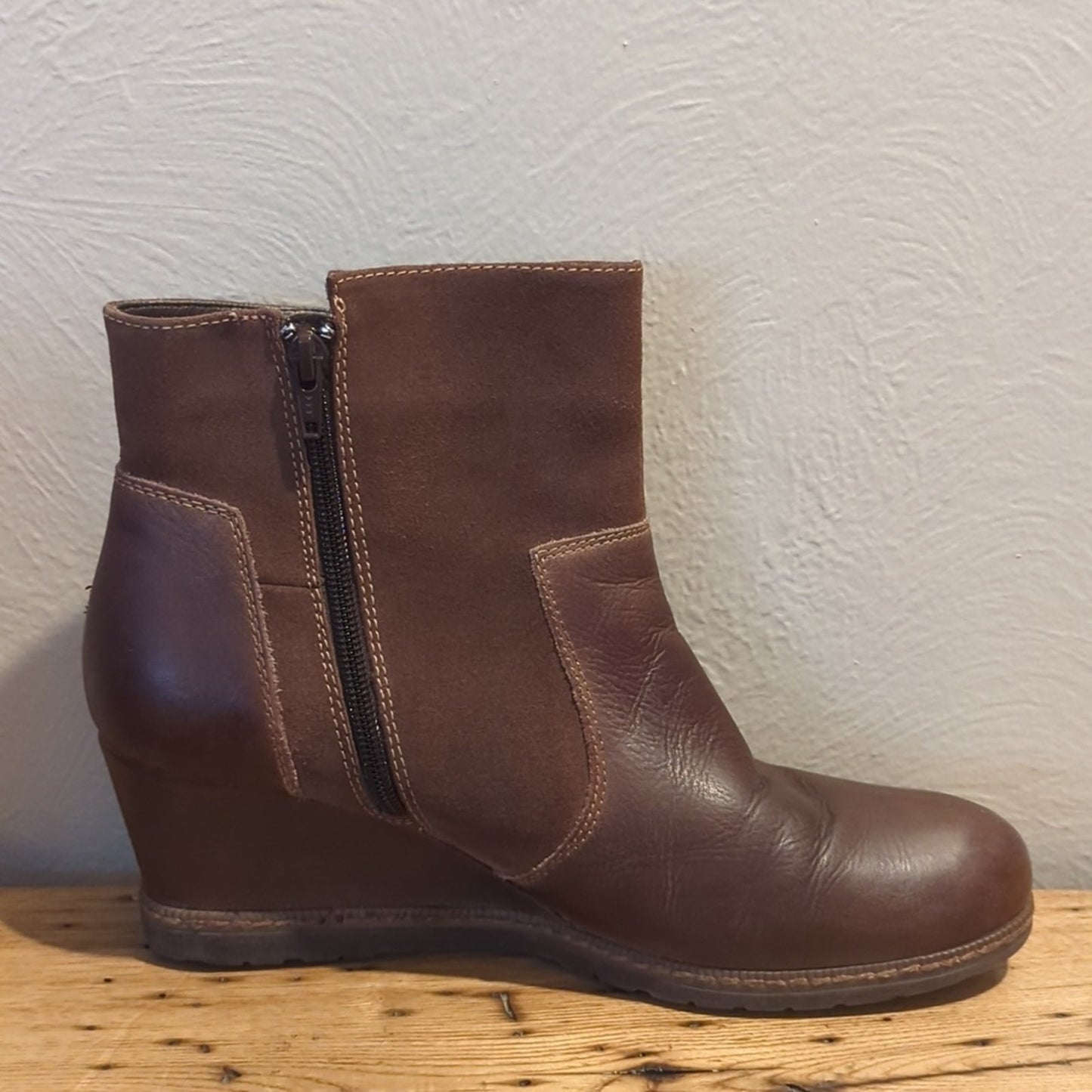Earth Hilltopper Brown Leather & Suede Wedge Heel Bootie Women's Size 11B