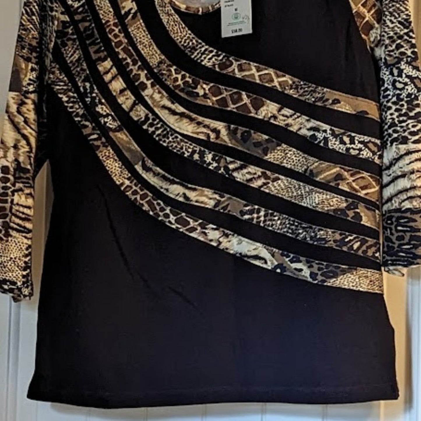Laura Ashley NWT Size Medium Three Quarter Length Sleeve Animal Print T-shirt
