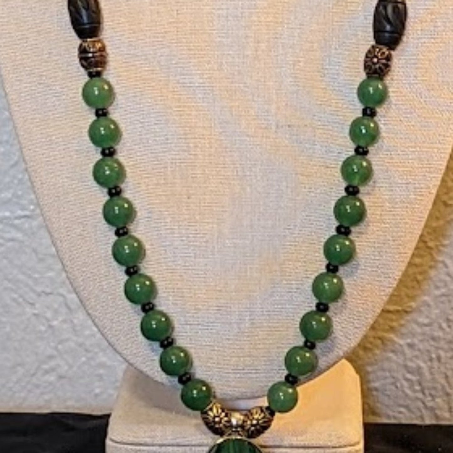Green Gemstone Black Carved Bead Malachite Pendant Necklace