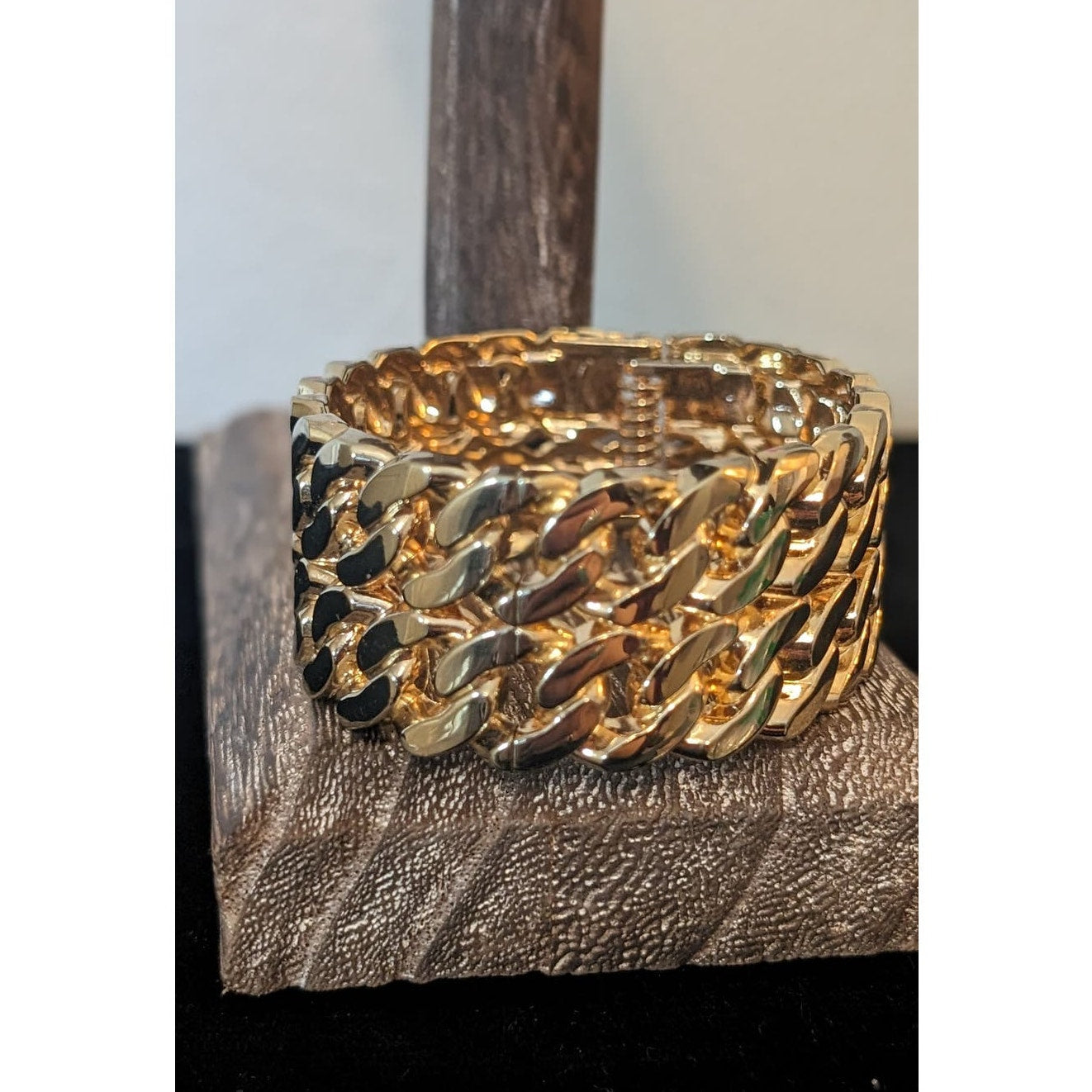 Gold Tone Double Curb Link Oval Hinge Close Clamper Bracelet
