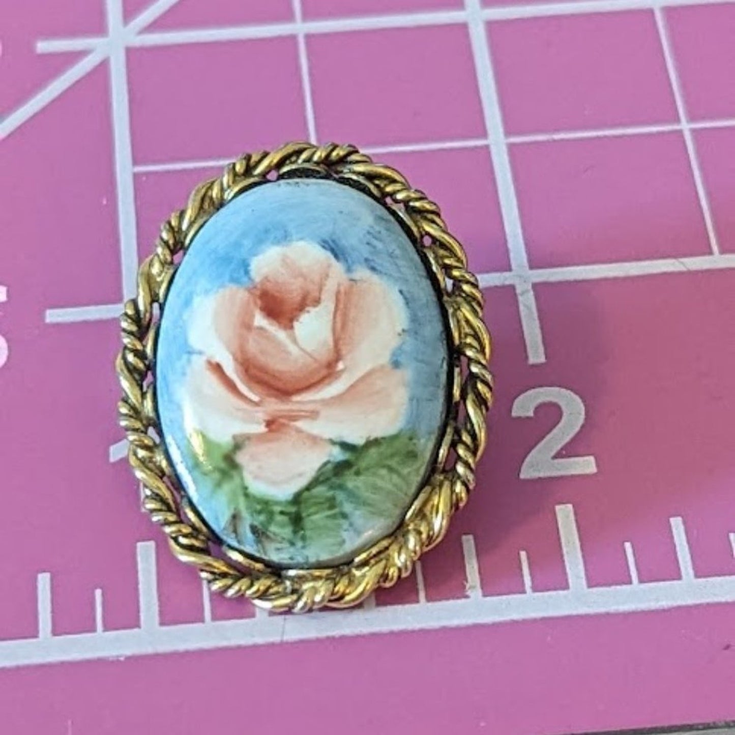 Painted Rose Ceramic Antique Gold Tone Rope Bezel Set Brooch/Pendant